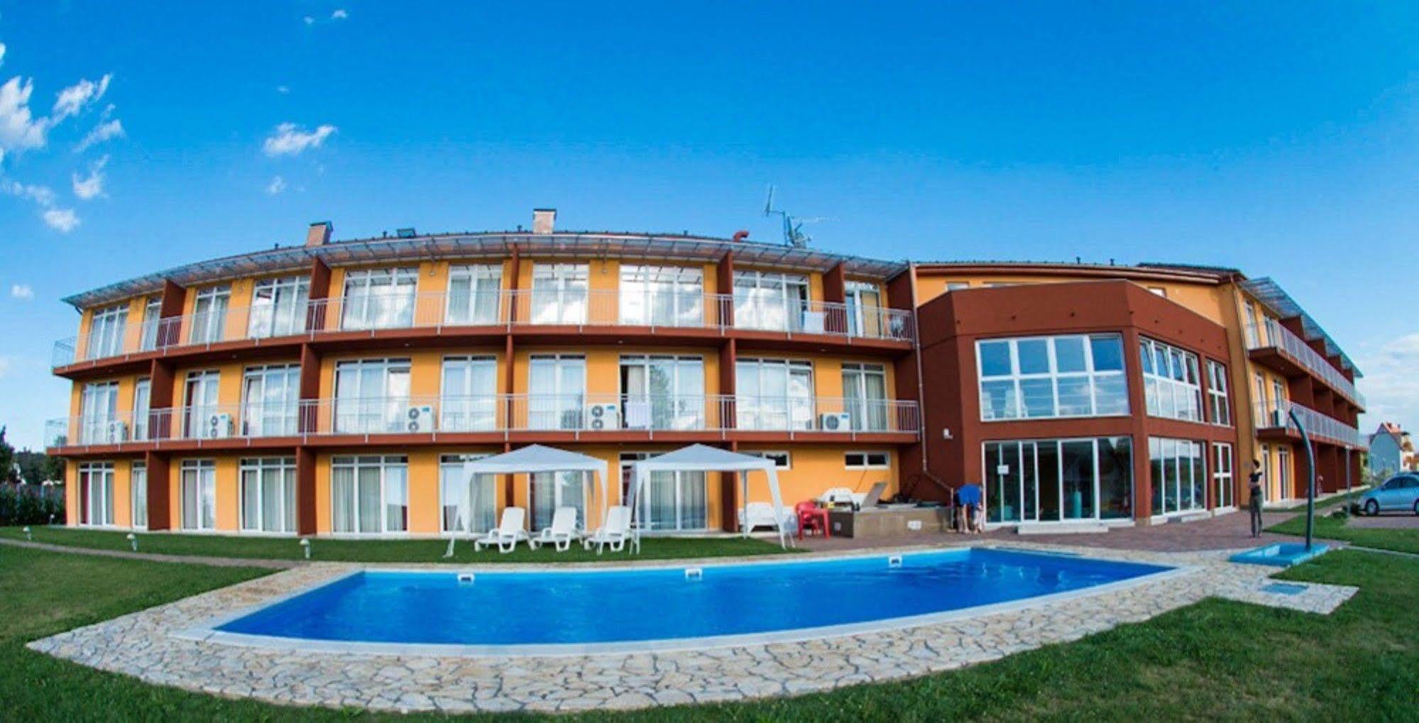 Kehida Family Resort Kehidakustany Ngoại thất bức ảnh